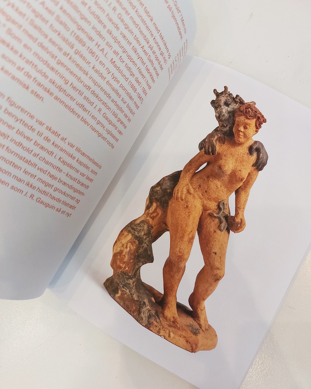 Udstillingskatalog Mellem myte og virkelighed_Willumsen_Gauguin_Lilja (2)