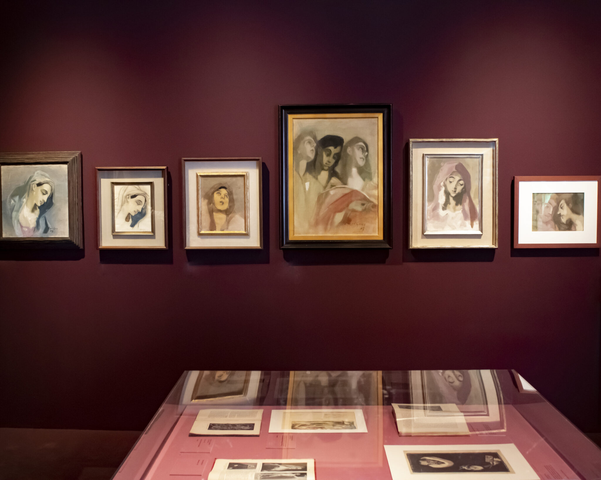 Installations foto fra udstillingen El Greco og nordisk modernisme på Willumsens Museum